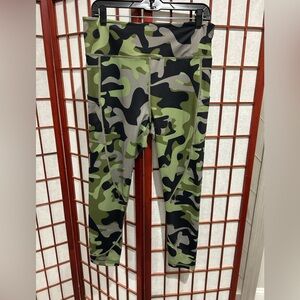 ZYIA women’s Green Camouflage Leggings with pockets 16-18